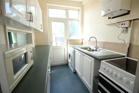 4 bedroom semi-detached house to rent, Dellfield Crescent, Uxbridge,