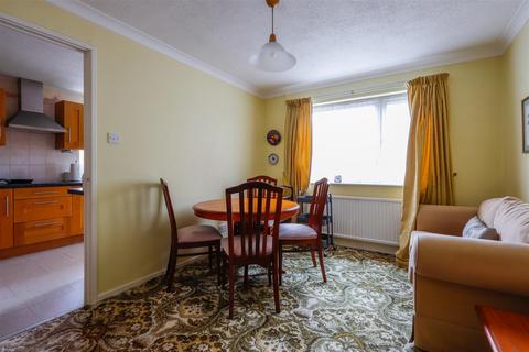 13 Andover Close, Barry, CF62 8AG