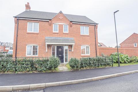 4 bedroom detached house for sale, Holden Drive, Swadlincote DE11