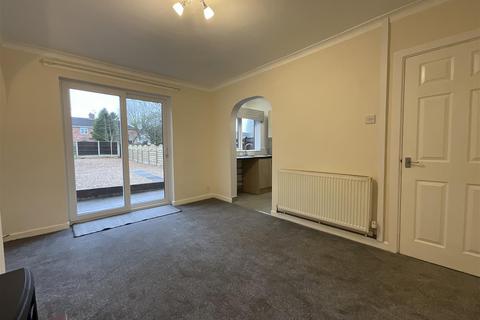 3 bedroom semi-detached house to rent, Hughes Avenue, Bradmore