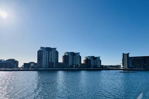 2 bedroom apartment for sale, South Quay, Kings Road, Swansea