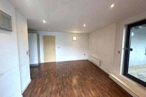 2 bedroom apartment for sale, South Quay, Kings Road, Swansea