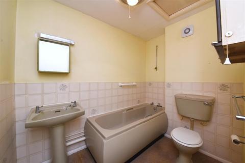 1 bedroom flat for sale, Oakridge Drive, East Finchley, London