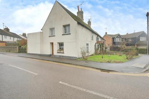 3 bedroom end of terrace house for sale, New Road, Great Wakering, SS3