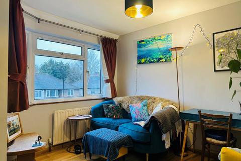 2 bedroom flat to rent, Meadowview Road, Sydenham, London, SE6