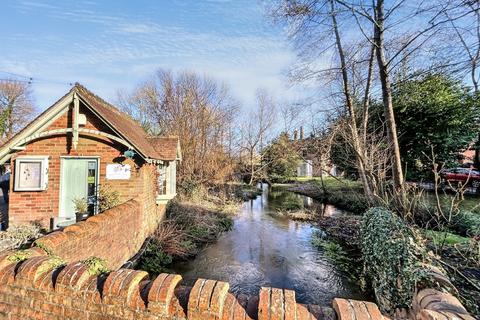 20 Sheppards Field, Wimborne, BH21 1PX