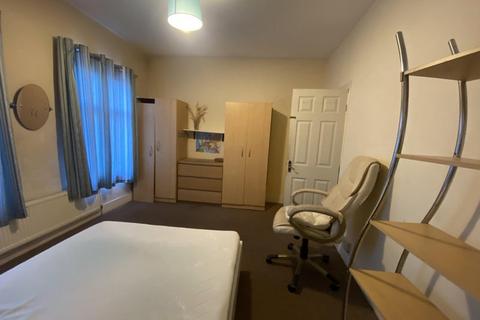 1 bedroom in a house share to rent, House-share, Westdown Road, London, E15