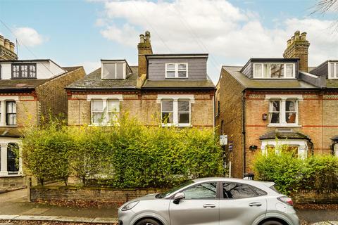 41a Avenue Road, Brentford, TW8 9NS