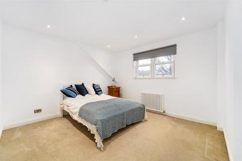 41a Avenue Road, Brentford, TW8 9NS