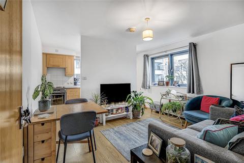 2 bedroom flat to rent, Wallace Court, 288 Balham High Road, London, SW17