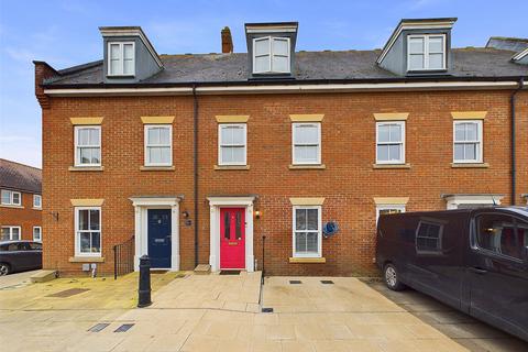 4 bedroom terraced house for sale, Britten Crescent, Witham, Essex, CM8