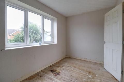 2 bedroom semi-detached house for sale, Kestrel Drive, Crewe