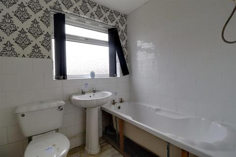 2 bedroom semi-detached house for sale, Kestrel Drive, Crewe