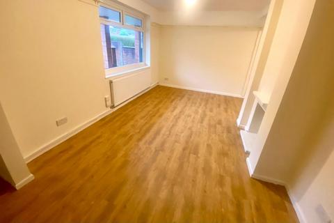 3 bedroom terraced house to rent, Talkin Drive, Middleton, Manchester