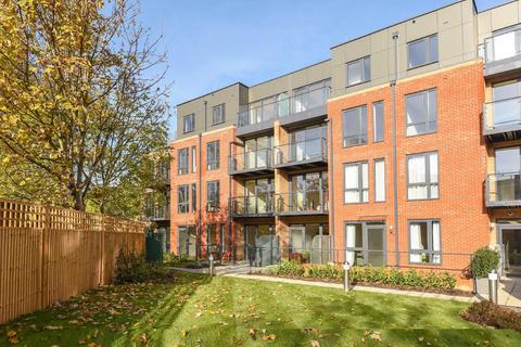 2 bedroom flat for sale, Boundaries Road, Balham, London, SW12