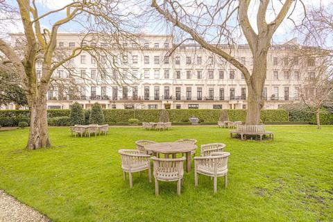 2 bedroom apartment to rent, Hyde Park, London W2