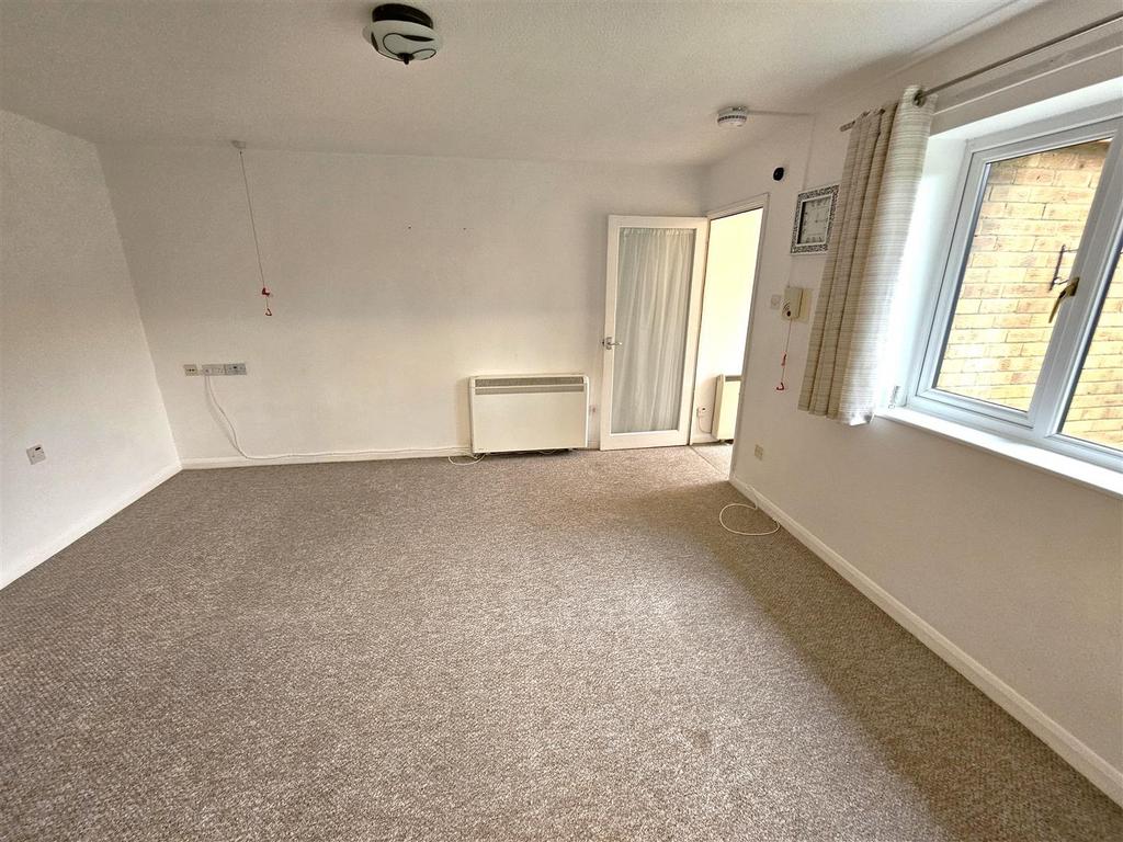 Living Room 2.jpg
