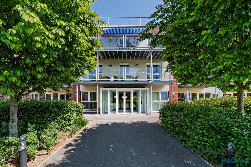 Ellisfields Court