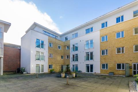 2 bedroom flat to rent, Walnut Tree Close, Guildford, GU1