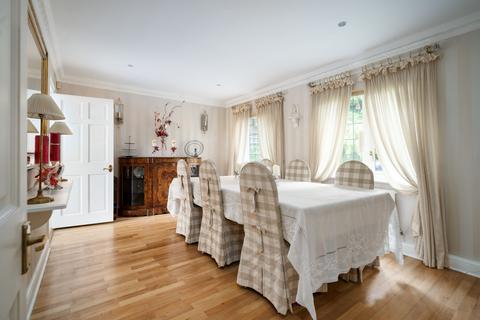 Hillview Slines Oak Road, Woldingham, Caterham, CR3 7BL