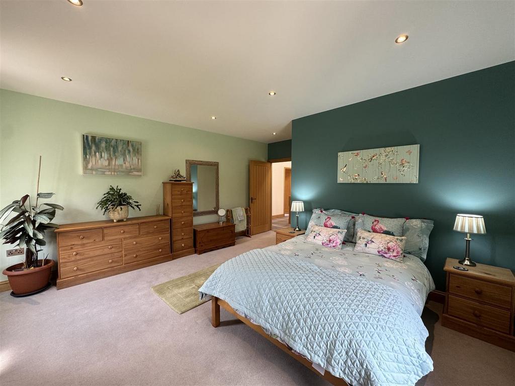 Another room aspect