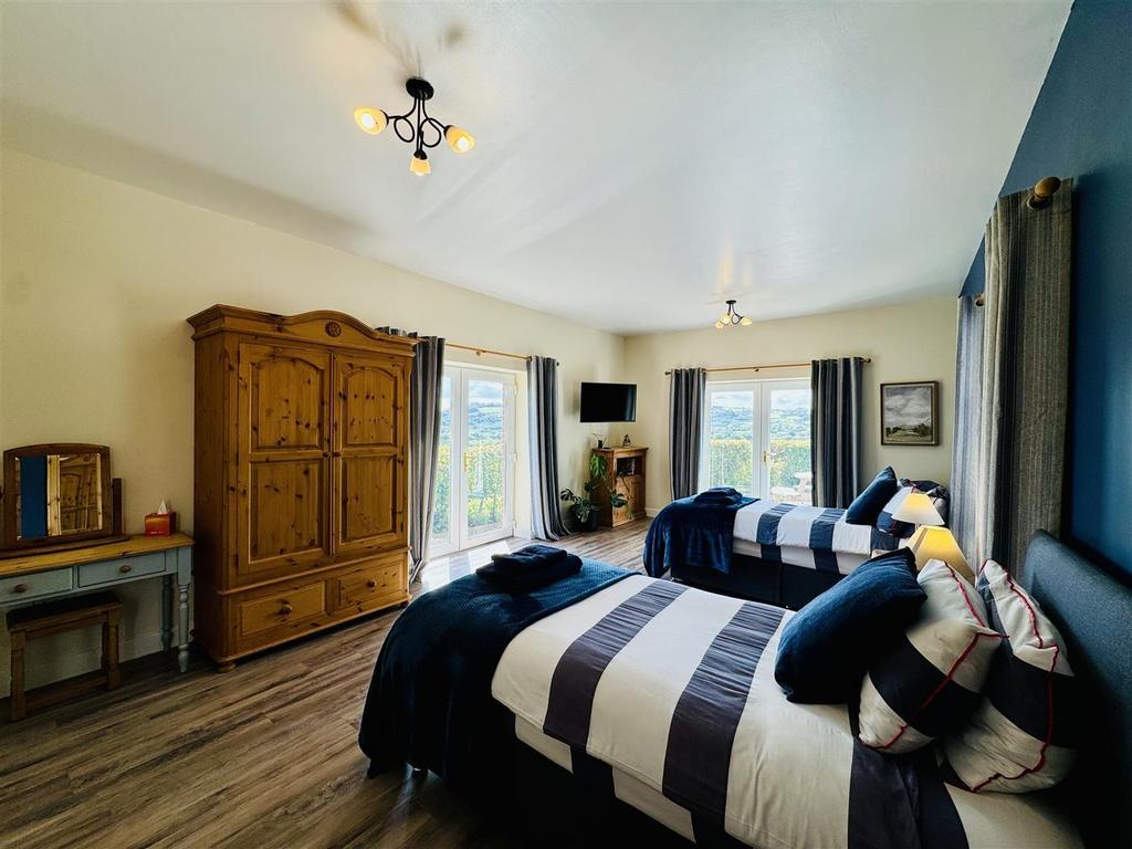 Another room aspect