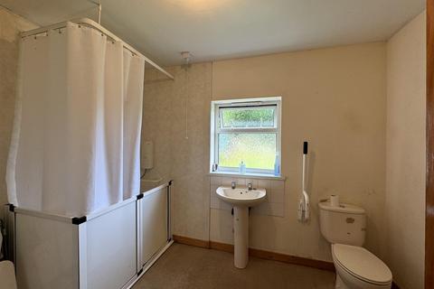 undefined, Eaglesbush, Cimla