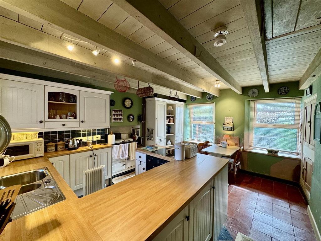 Kitchen / living