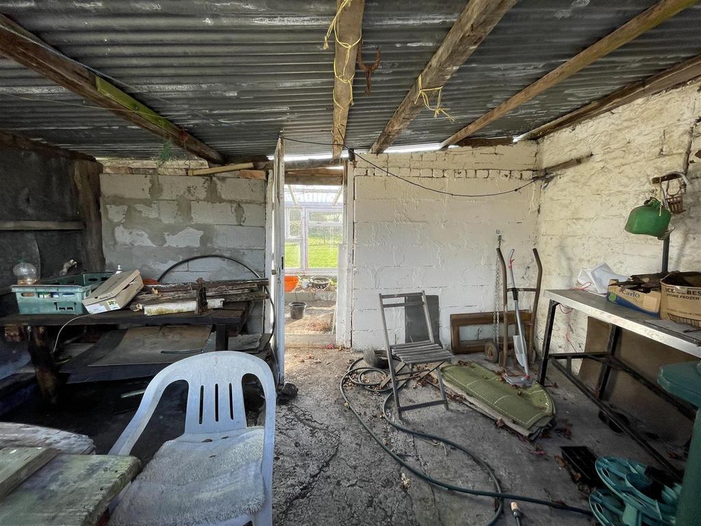 Lean to/ garden shed