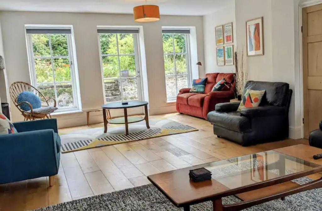 A further room view