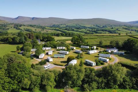 undefined, Llanddeusant, Llangadog