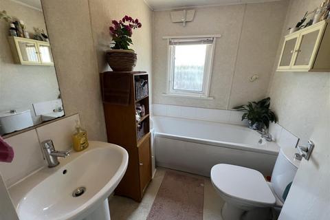 undefined, Llanddeusant, Llangadog