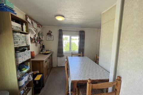 undefined, Llanddeusant, Llangadog