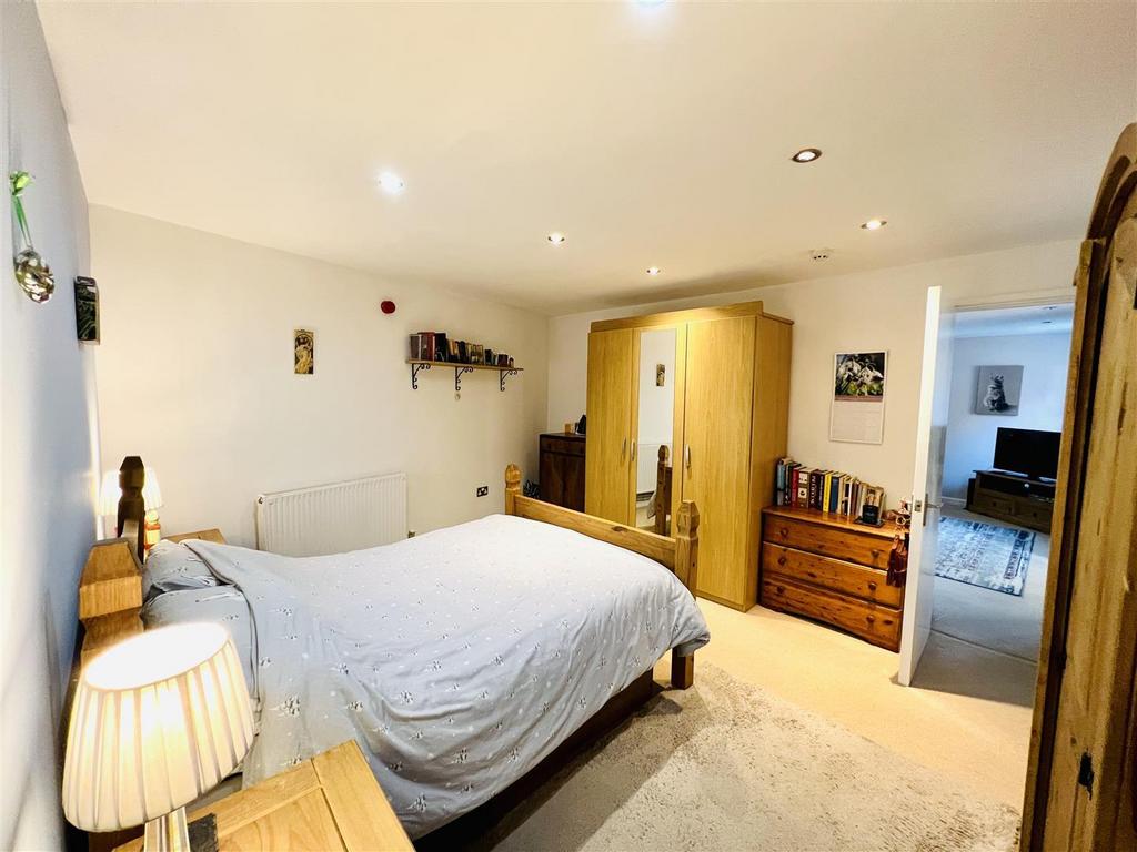 Guest bedroom 3