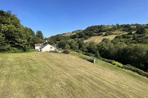 undefined, Gwynfe, Llangadog