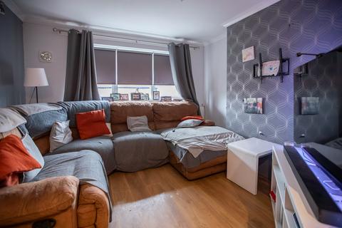 3 bedroom flat for sale, Bargaran Road, Glasgow G53
