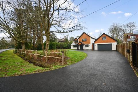 5 bedroom detached house for sale, Lower Station Road, Newick