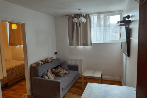 1 bedroom apartment to rent, Steele Road, London, N17