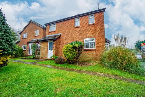 3 bedroom detached house for sale, De Chardin Drive, Hastings