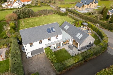 4 bedroom detached house for sale, Rue Des Cinq Vergees, St. Saviour, Guernsey