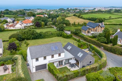 4 bedroom detached house for sale, Rue Des Cinq Vergees, St. Saviour, Guernsey