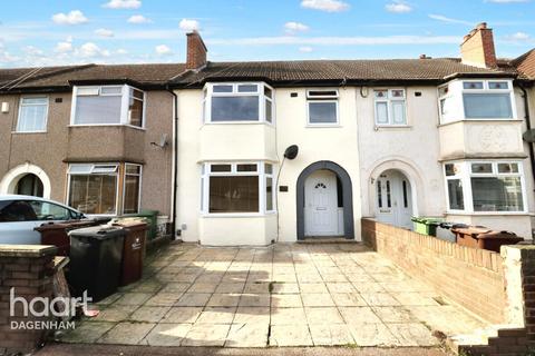 3 bedroom terraced house for sale, Crosby Road, Dagenham