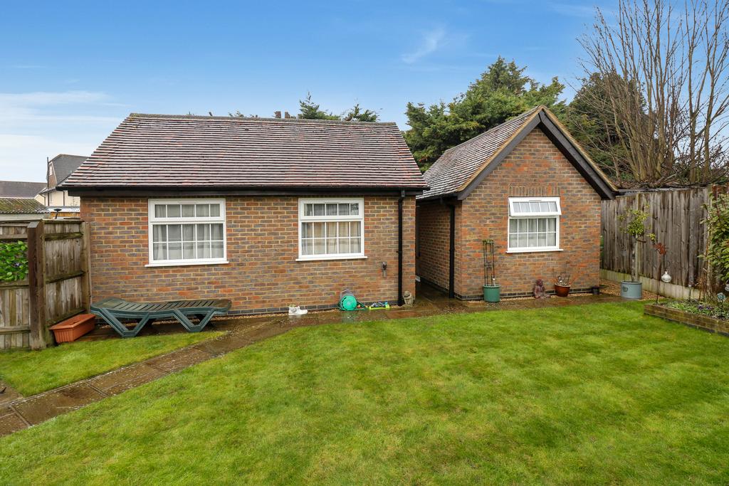 Garage &amp; outbuilding