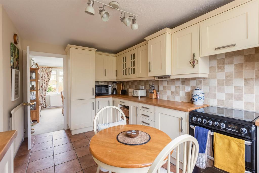 Littledale 61 Kitchen-3.jpg