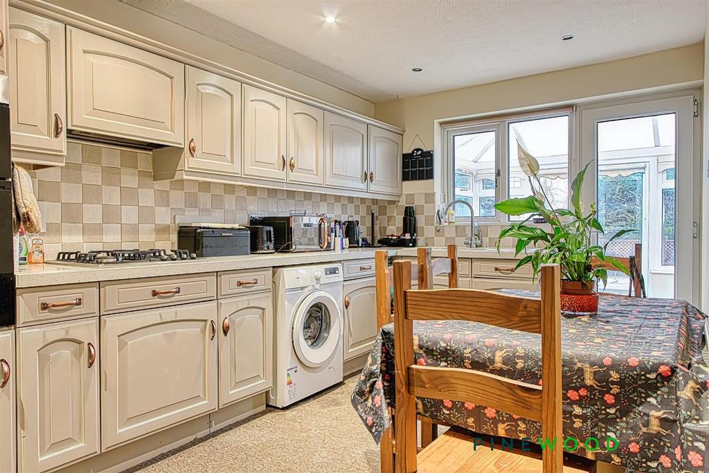 Kitchen diner