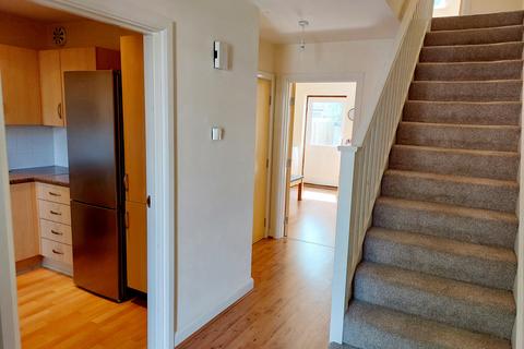 2 bedroom terraced house to rent, Central Avenue, Cambridge CB4