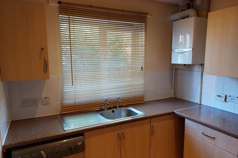 2 bedroom terraced house to rent, Central Avenue, Cambridge CB4