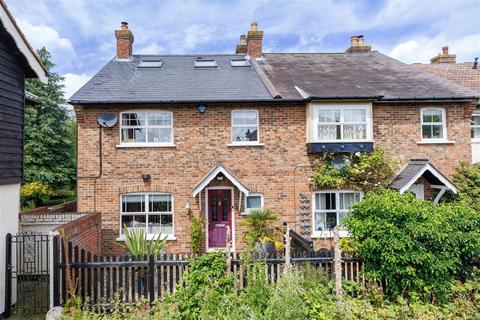 4 bedroom end of terrace house for sale, The Magpies, Epping Green