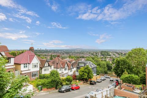 2 bedroom flat to rent, Canonbie Road, London