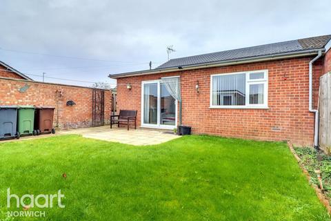 2 bedroom semi-detached bungalow for sale, Meadow Close, Norwich